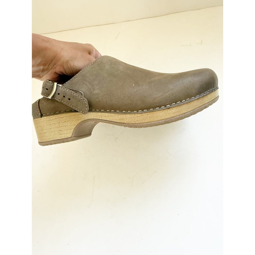 Dansko BERRY | MUSHROOM BURNISHED NUBUCK MULE Size 37/7 - Picture 6 of 7